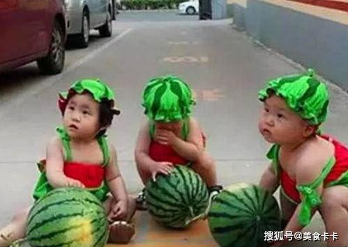 吃瓜三胞胎,揭秘娱乐圈的甜蜜“瓜田”生活